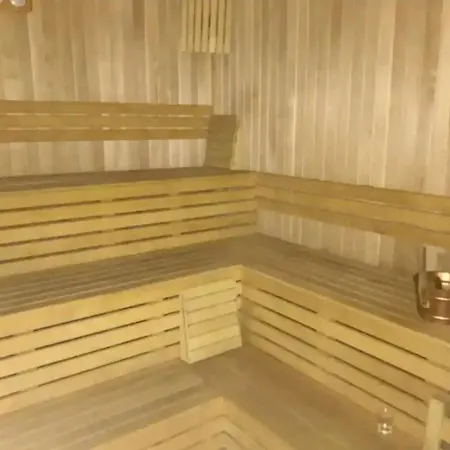 Sunshine Airport - Spa, Pool 88 *